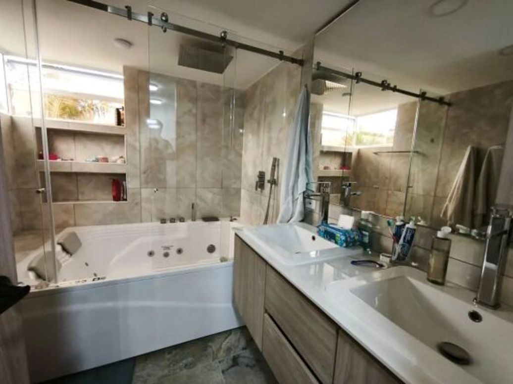 Casa de 4 alcobas en venta en San José De Bavaria, Bogotá, 350 m² · foto 20 de 20