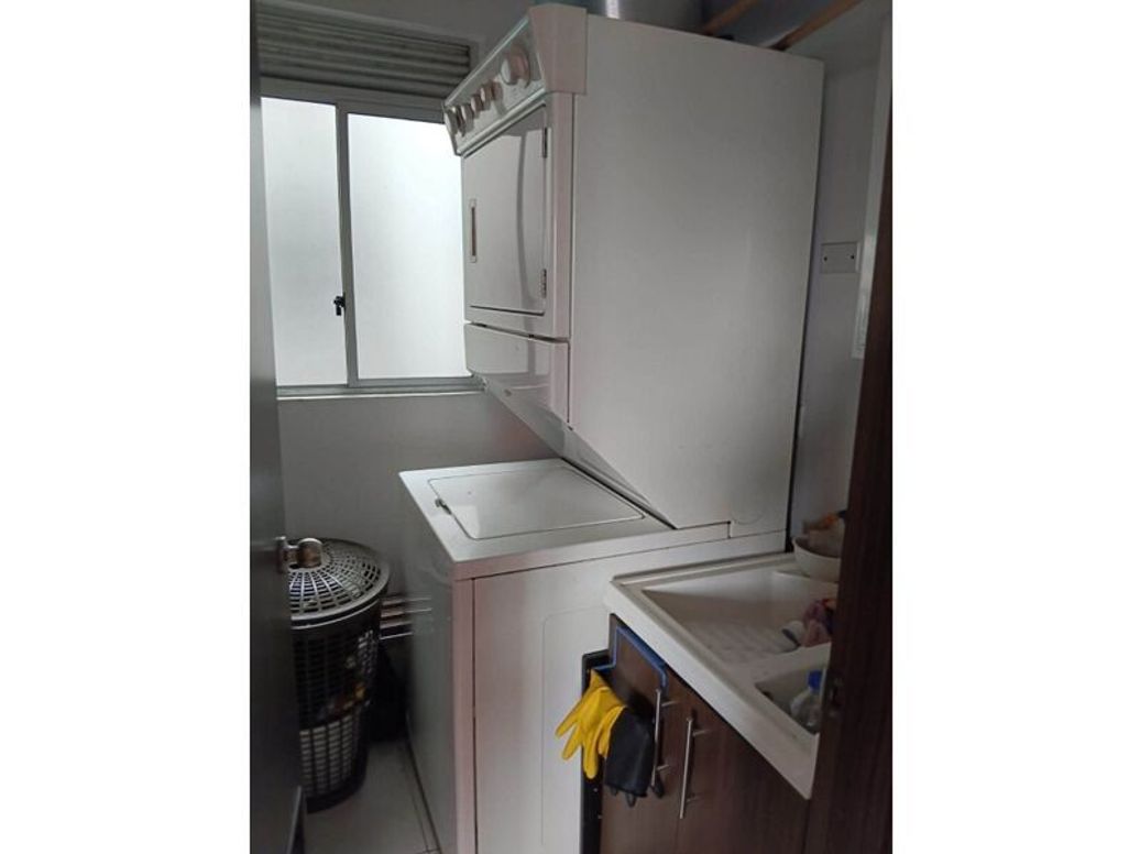 Apartamento de 3 alcobas en venta en Ub. Castilla La Nueva, Bogotá, 64 m² · foto 8 de 13