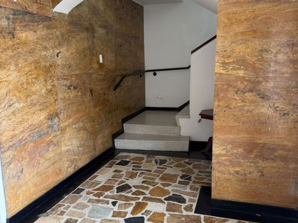 Apartamento de 2 alcobas en venta en La Castellana, Bogotá, 115 m² · foto 2 de 19