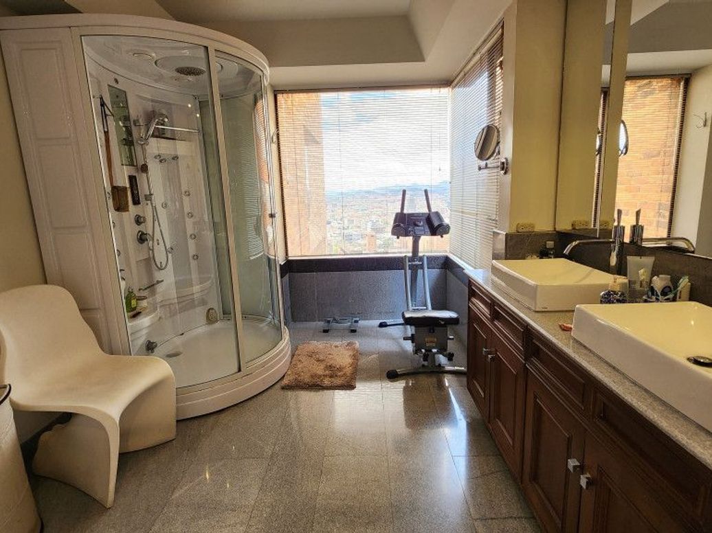 Apartamento en venta en El Refugio, Bogotá · foto 8 de 20
