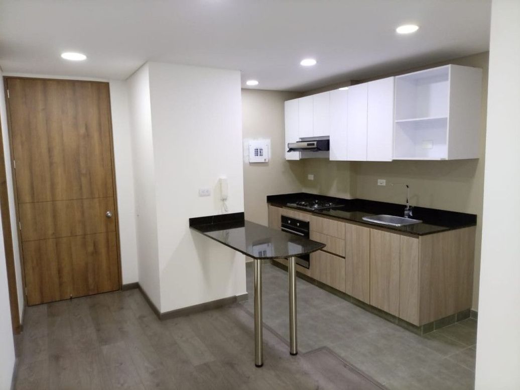 Apartamento de 1 alcoba en venta en Andes Norte, Bogotá, 42 m² · foto 2 de 18