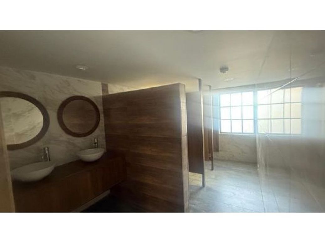 Casa de 10 alcobas en venta en Santa Isabel, Bogotá, 750 m² · foto 15 de 20