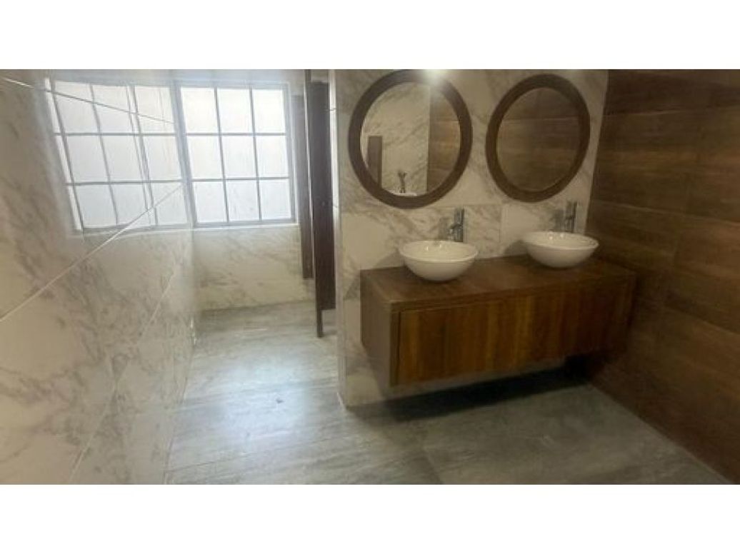Casa de 10 alcobas en venta en Santa Isabel, Bogotá, 750 m² · foto 20 de 20