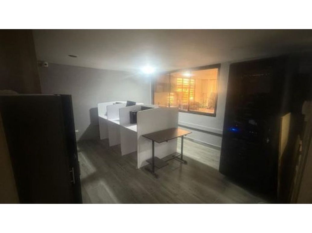 Casa de 10 alcobas en venta en Santa Isabel, Bogotá, 750 m² · foto 9 de 20