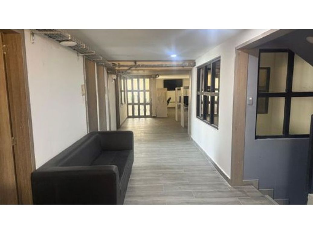 Casa de 10 alcobas en venta en Santa Isabel, Bogotá, 750 m² · foto 19 de 20