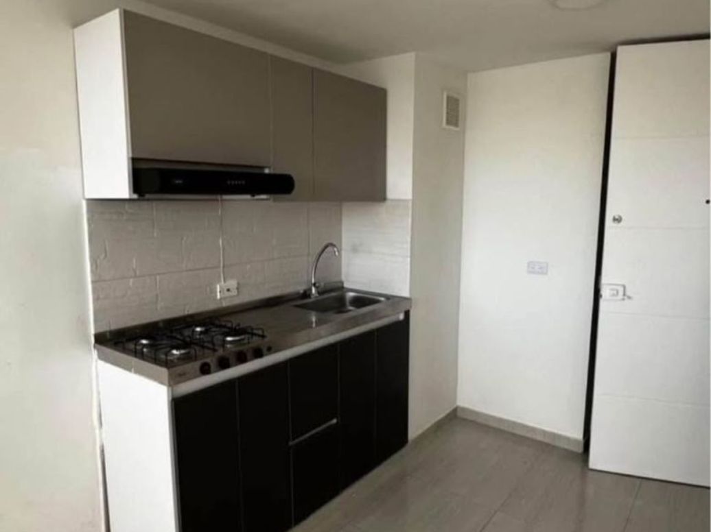 Apartamento de 2 alcobas en venta en Ricaurte, Bogotá, 35 m² · foto 2 de 9