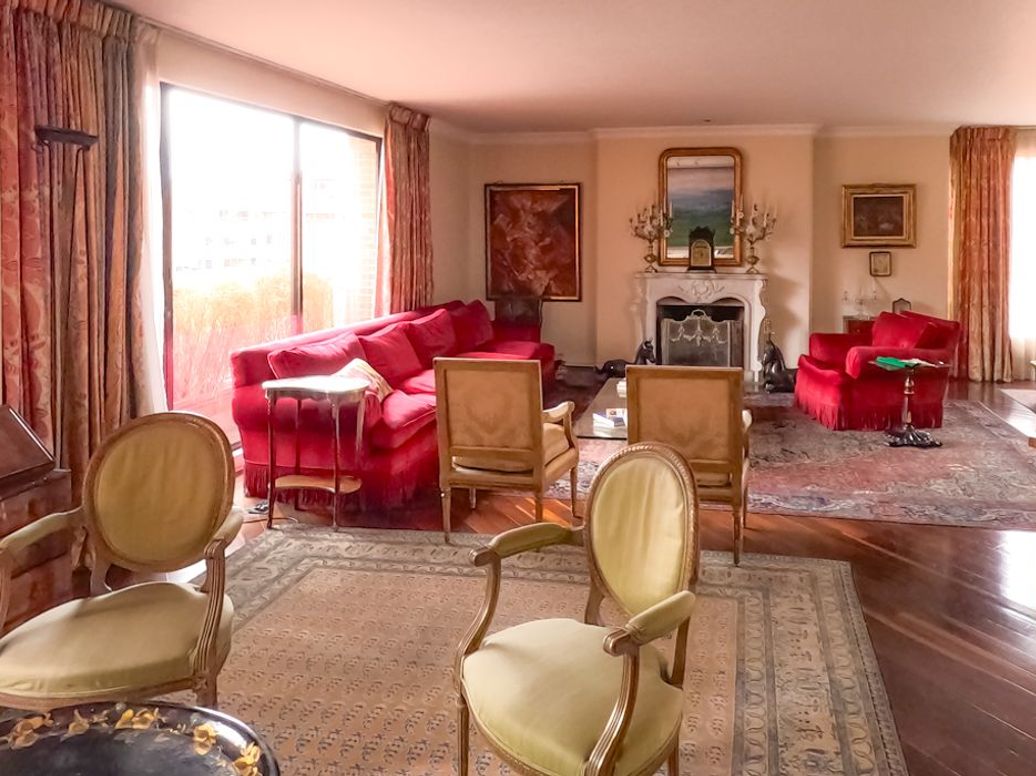 Apartamento de 3 alcobas en venta en El Retiro, Bogotá, 368 m² · foto 6 de 20