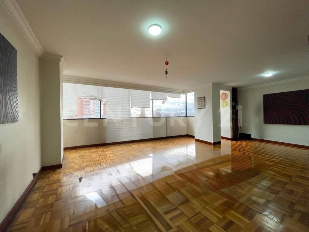 Apartamento de 3 alcobas en venta en Acevedo Tejada, Bogotá, 122 m² · foto 3 de 20