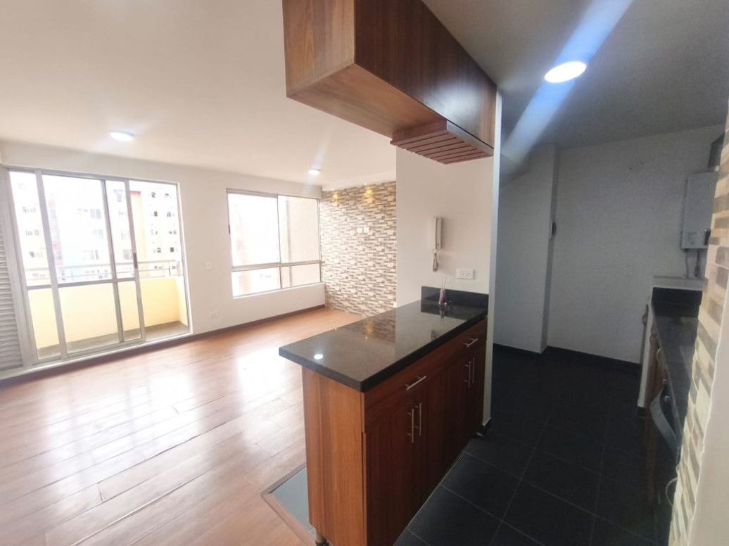 Apartamento de 3 alcobas en venta en El Ensueño, Bogotá, 68 m² · foto 2 de 20