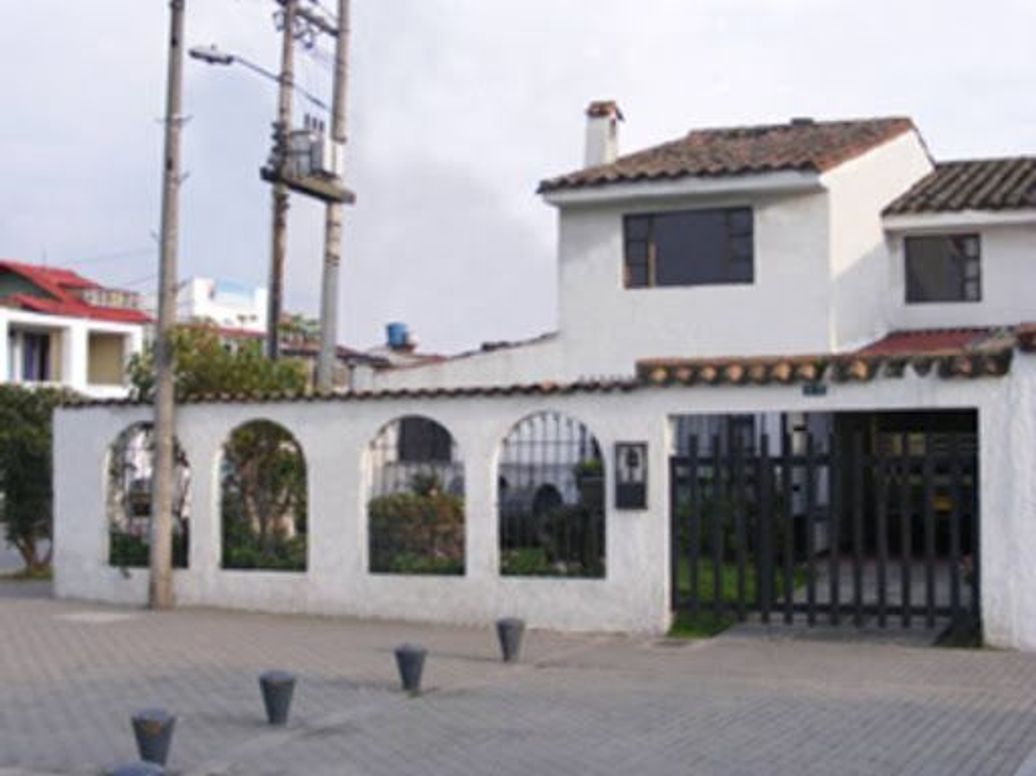 Casa de 4 alcobas en venta en Mandalay 2, Bogotá, 275 m² · foto 2 de 10