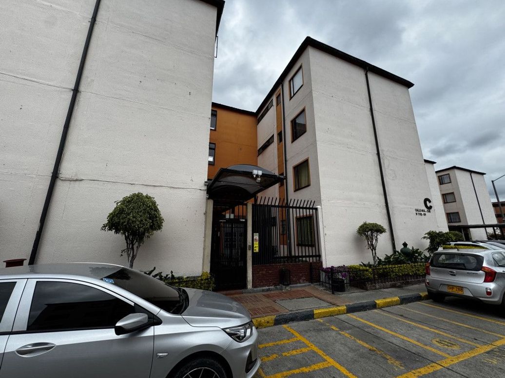 Apartamento de 3 alcobas en venta en Casa Blanca Et. Ii, Bogotá, 48 m² · foto 13 de 15
