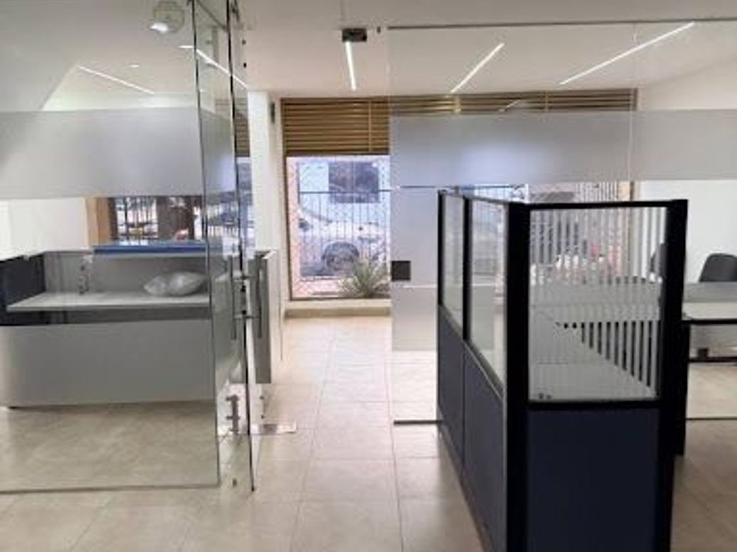Casa de 8 alcobas en venta en La Castellana, Bogotá, 450 m² · foto 3 de 20
