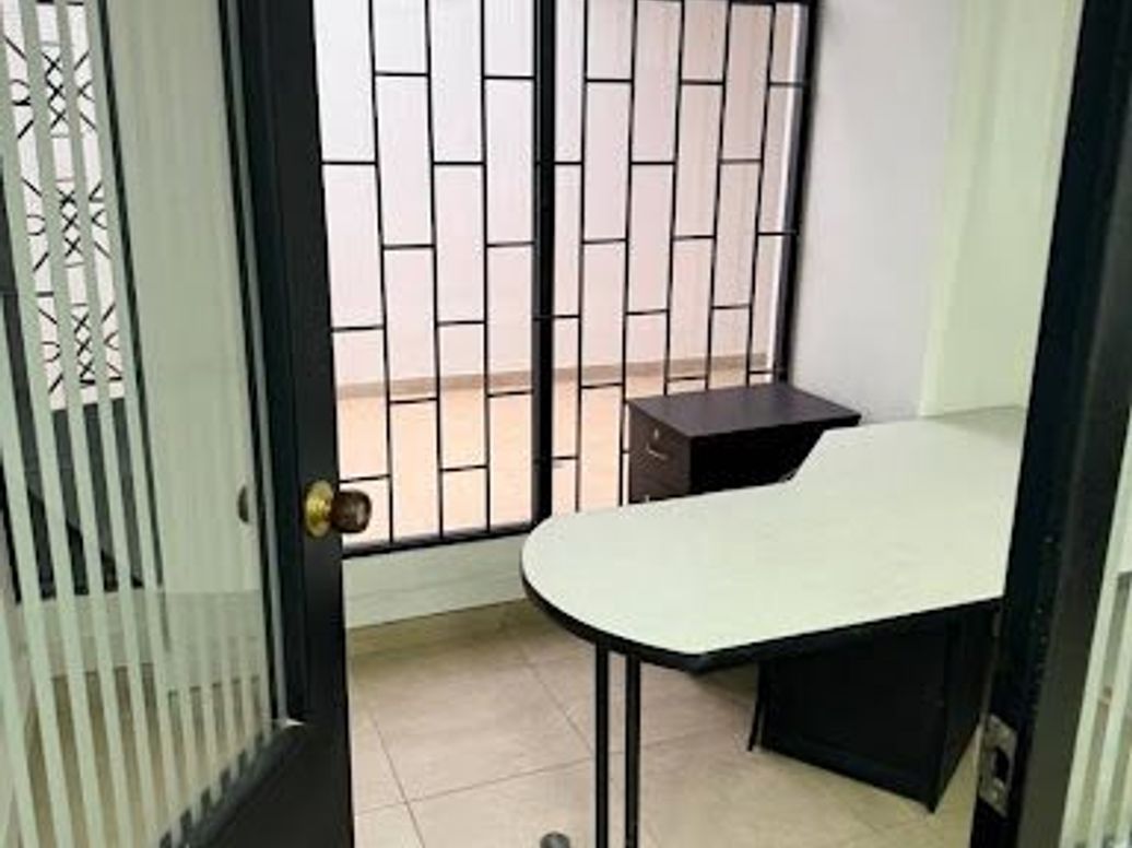 Casa de 8 alcobas en venta en La Castellana, Bogotá, 450 m² · foto 13 de 20