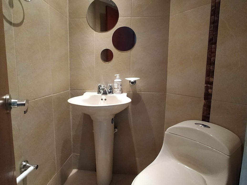 Apartamento de 3 alcobas en venta en Campo Alegre, Bogotá, 219 m² · foto 10 de 20