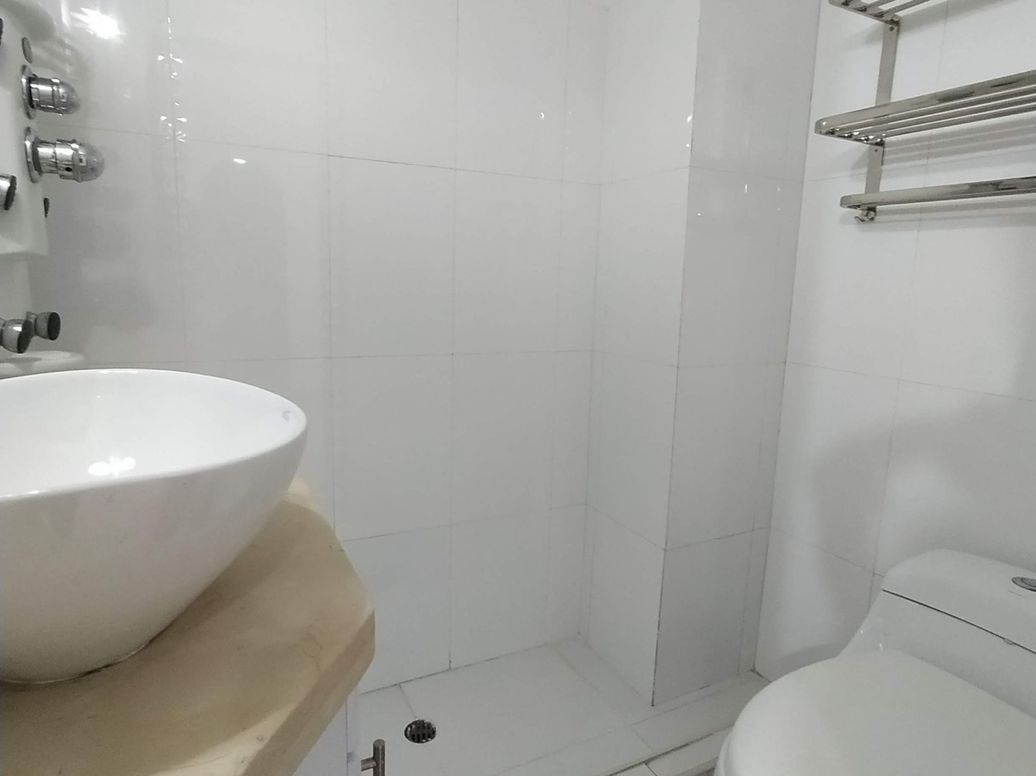 Apartamento de 3 alcobas en venta en Campo Alegre, Bogotá, 219 m² · foto 12 de 20