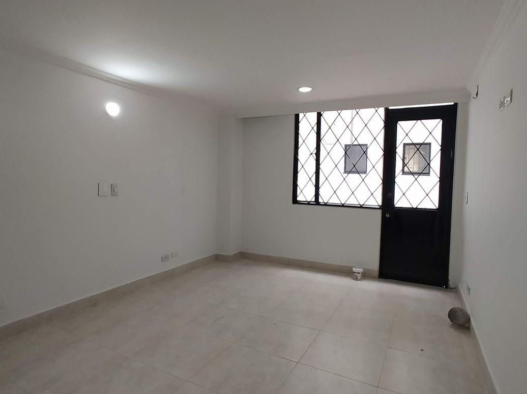 Apartamento de 3 alcobas en venta en Campo Alegre, Bogotá, 219 m² · foto 16 de 20