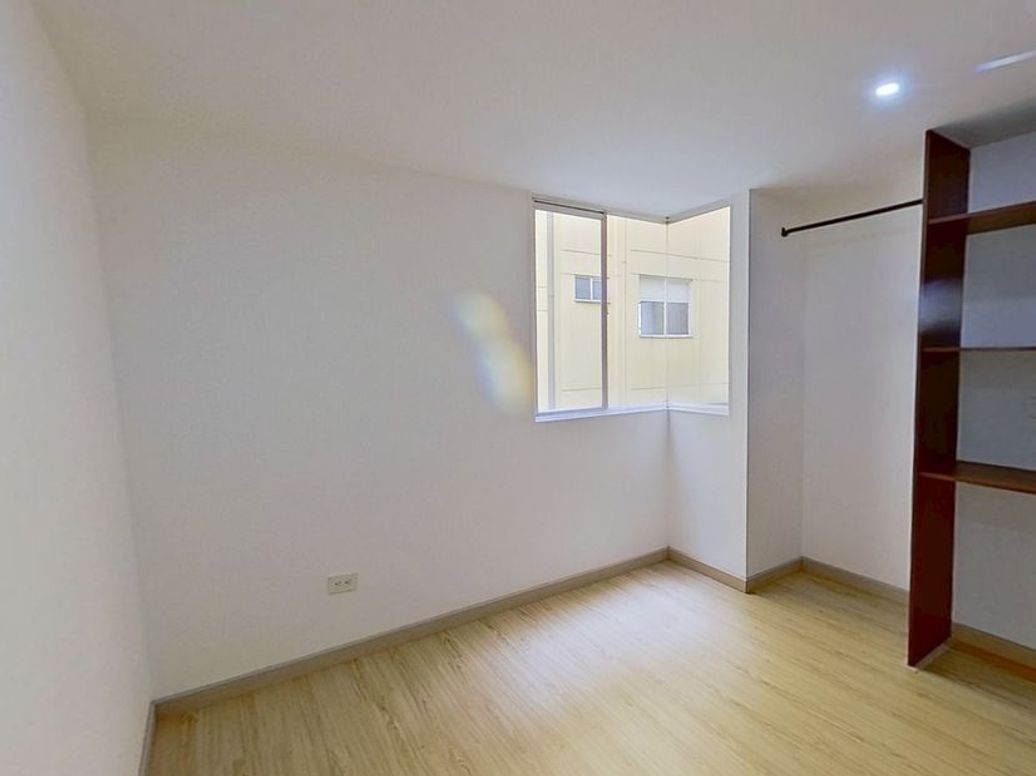Apartamento de 3 alcobas en venta en El Codito, Bogotá, 56 m² · foto 2 de 16
