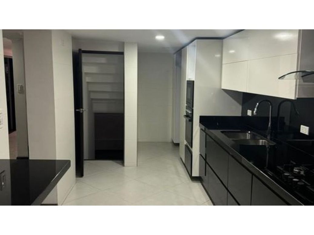 Casa de 3 alcobas en venta en Bellavista Occidental, Bogotá, 131 m² · foto 2 de 18