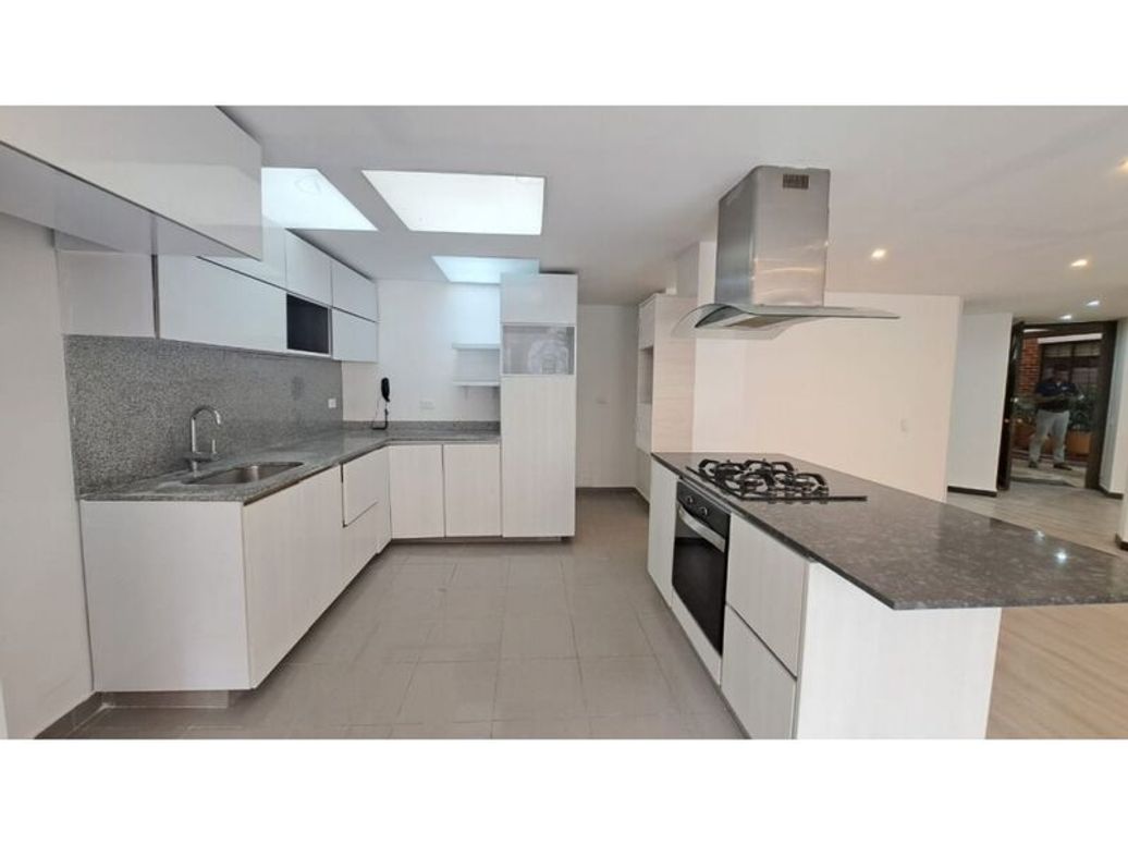 Apartamento de 2 alcobas en venta en Santa Bibiana, Bogotá, 115 m² · foto 4 de 17
