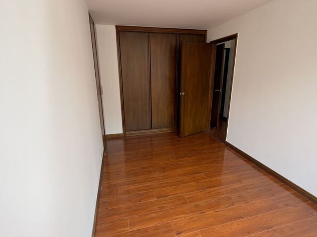 Apartamento de 3 alcobas en venta en Santa Barbara Central, Bogotá, 160 m² · foto 13 de 20