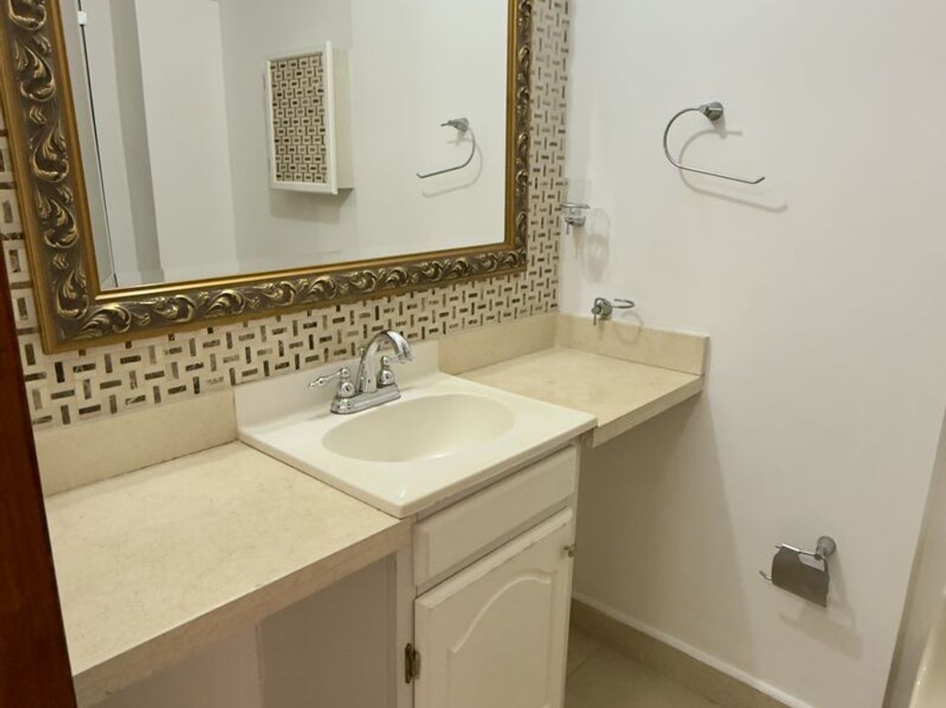 Apartamento de 3 alcobas en venta en Santa Barbara Central, Bogotá, 160 m² · foto 14 de 20