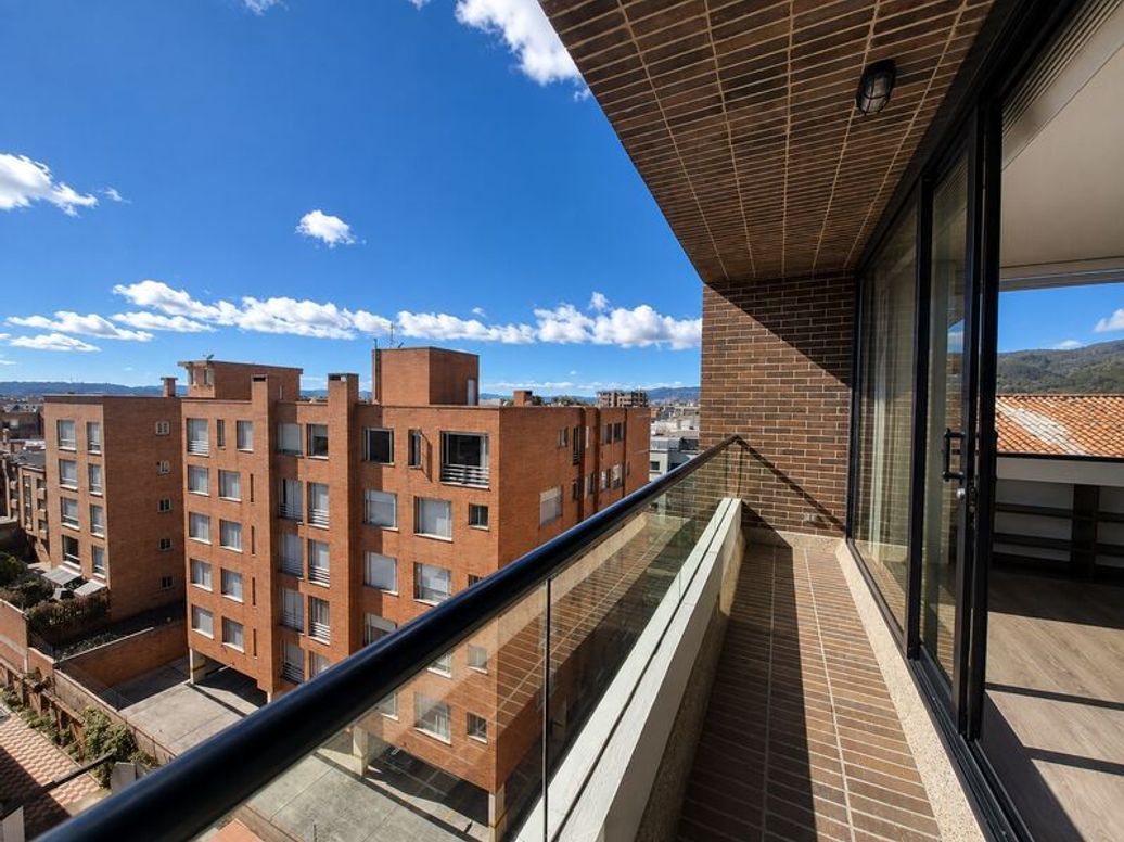 Apartamento de 3 alcobas en venta en Molinos Norte, Bogotá, 154 m² · foto 2 de 20