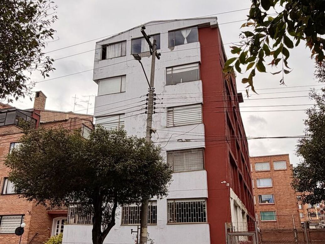 Apartamento de 3 alcobas en venta en Los Cedritos, Bogotá, 110 m² · foto 2 de 14
