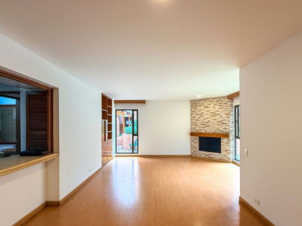 Apartamento de 3 alcobas en venta en Las Acasias, Bogotá, 120 m² · foto 2 de 20