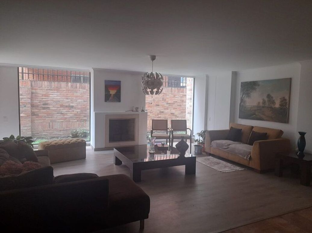 Apartamento de 3 alcobas en venta en Santa Barbara Occidental, Bogotá, 155 m² · foto 3 de 20