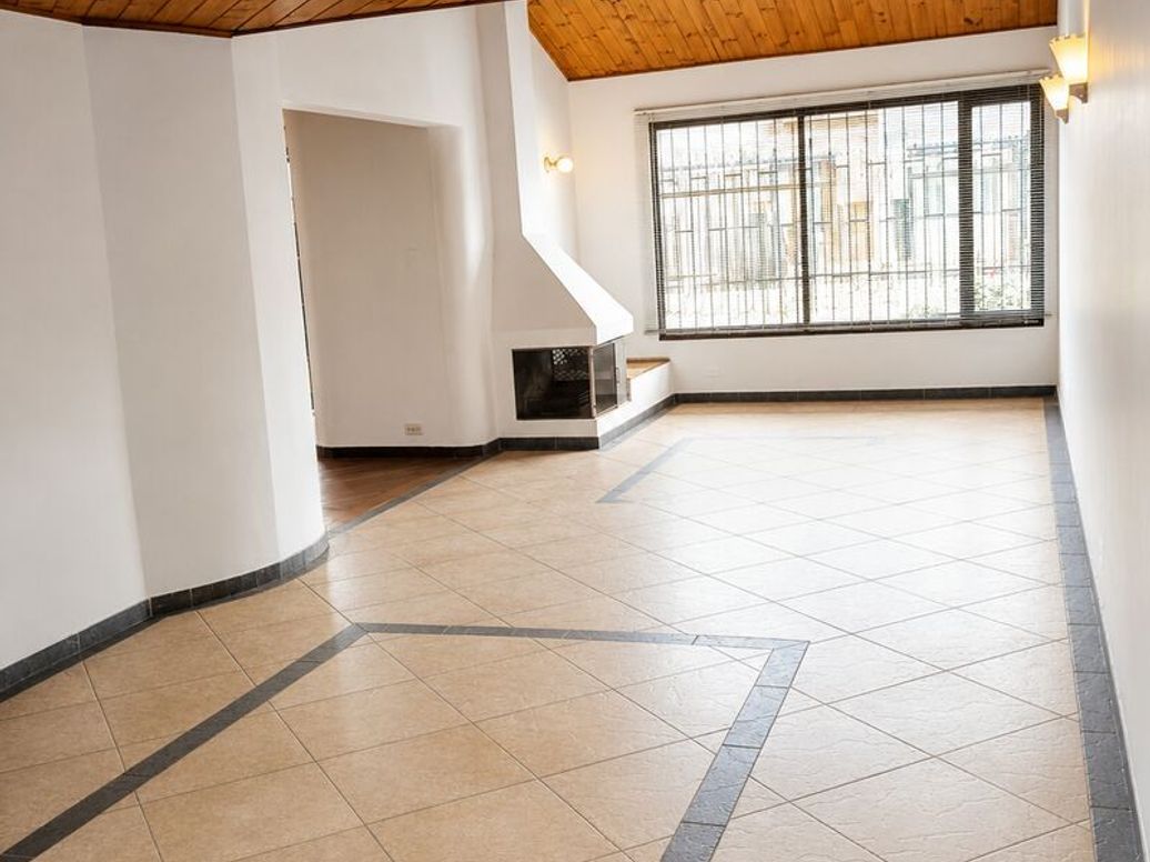 Casa de 4 alcobas en venta en Polo Club, Bogotá, 300 m² · foto 16 de 20