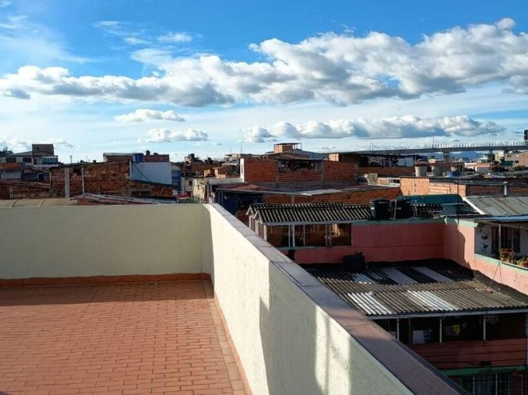 Casa de 13 alcobas en venta en Pastranita, Bogotá, 304 m² · foto 16 de 17