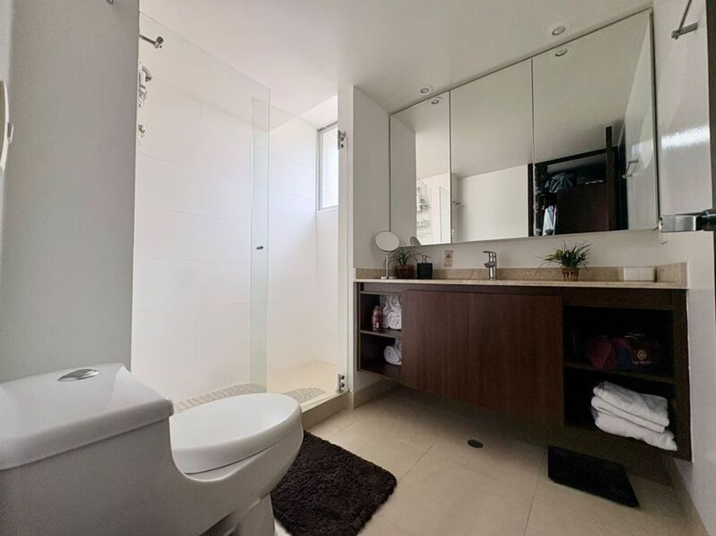 Apartamento de 3 alcobas en venta en Country Club, Bogotá, 163 m² · foto 4 de 5