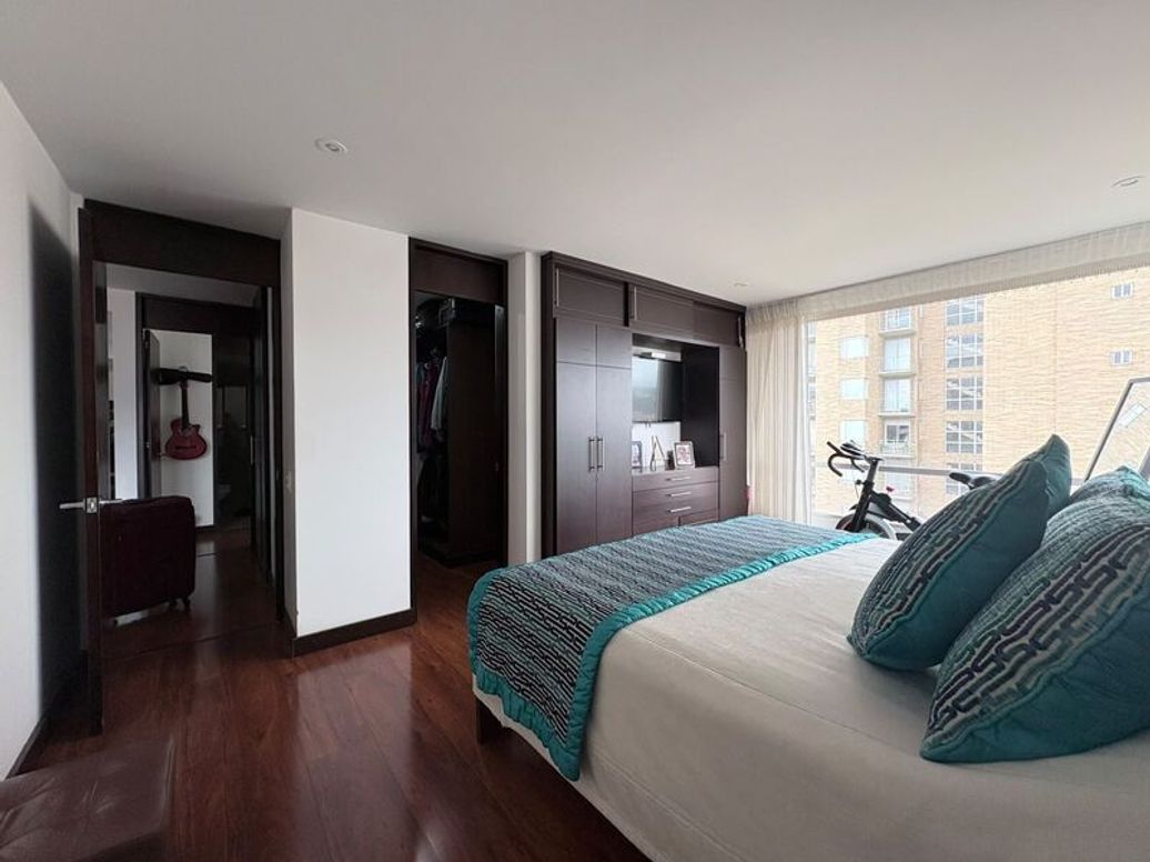 Apartamento de 3 alcobas en venta en Country Club, Bogotá, 163 m² · foto 5 de 5