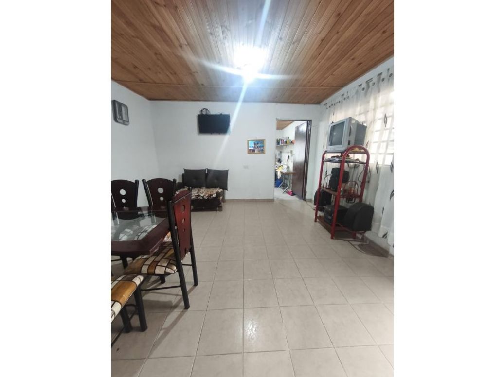 Casa de 7 alcobas en venta en Tunjuelito, Bogotá, 207 m² · foto 7 de 20