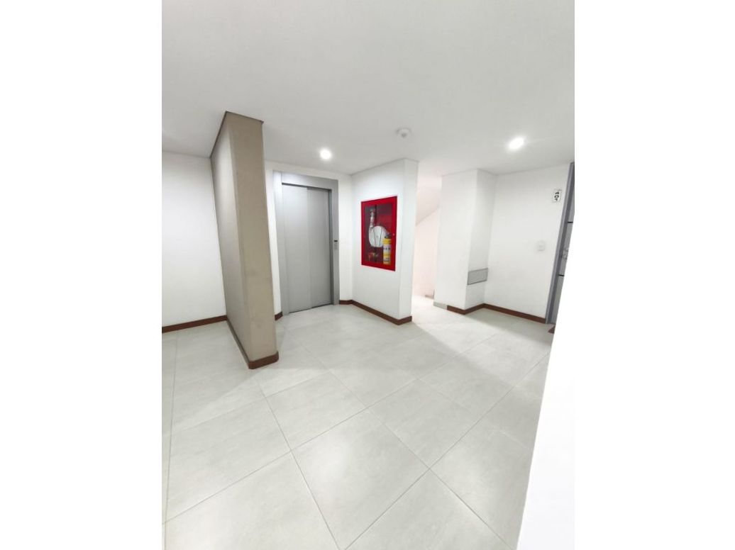 Apartamento en venta en Quinta Ramos, Bogotá · foto 2 de 20