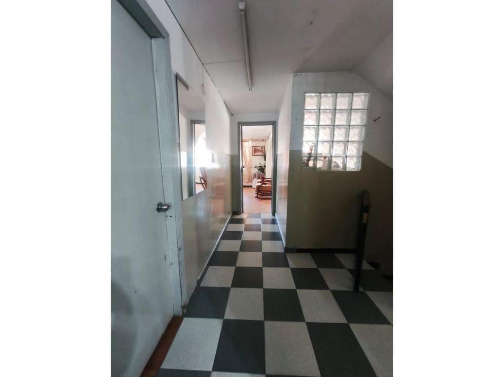 Casa de 7 alcobas en venta en Molinos Del Sur, Bogotá, 178 m² · foto 15 de 20