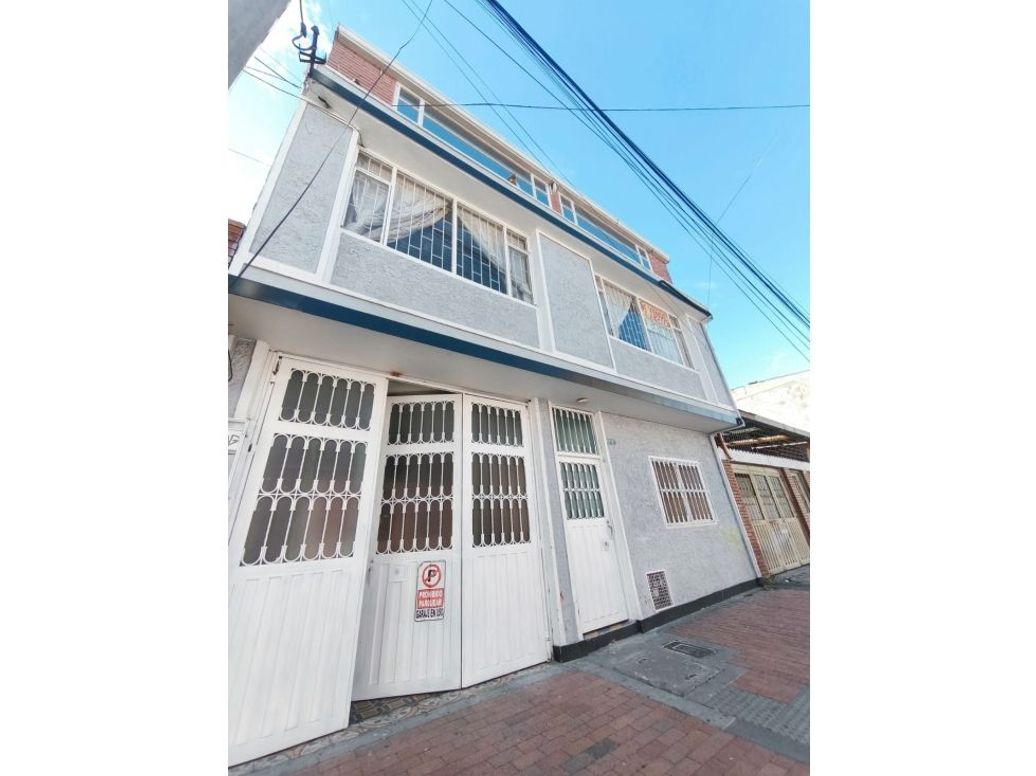 Casa de 7 alcobas en venta en Molinos Del Sur, Bogotá, 178 m² · foto 2 de 20