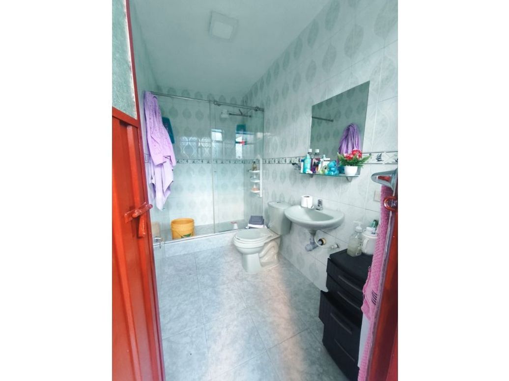 Casa de 7 alcobas en venta en Molinos Del Sur, Bogotá, 178 m² · foto 12 de 20