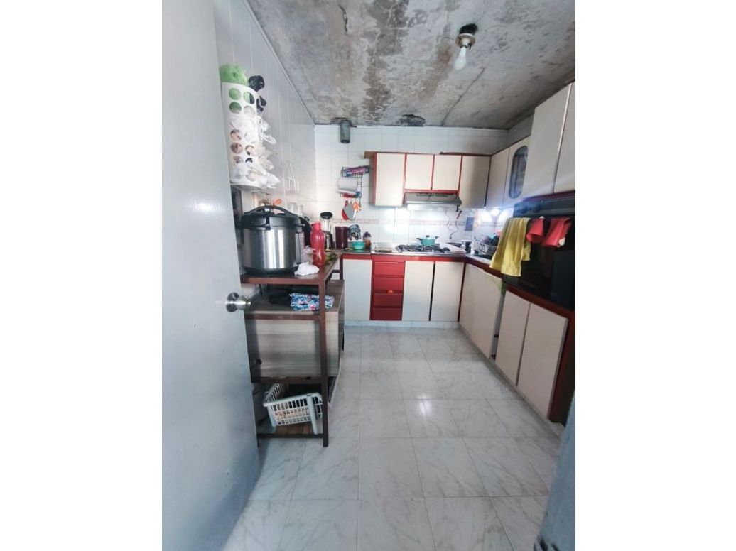 Casa de 7 alcobas en venta en Molinos Del Sur, Bogotá, 178 m² · foto 17 de 20