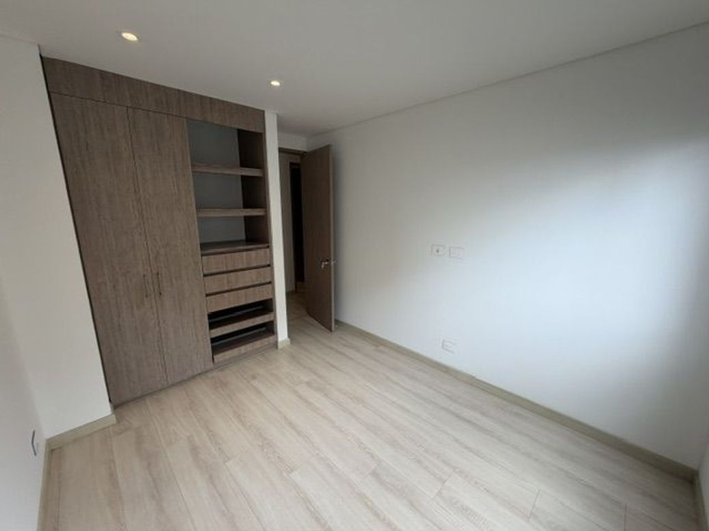 Apartamento de 3 alcobas en venta en Ciudad Salitre Occidental, Bogotá, 96 m² · foto 9 de 20