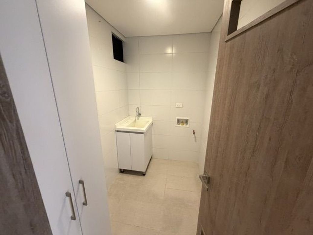 Apartamento de 3 alcobas en venta en Ciudad Salitre Occidental, Bogotá, 96 m² · foto 3 de 20