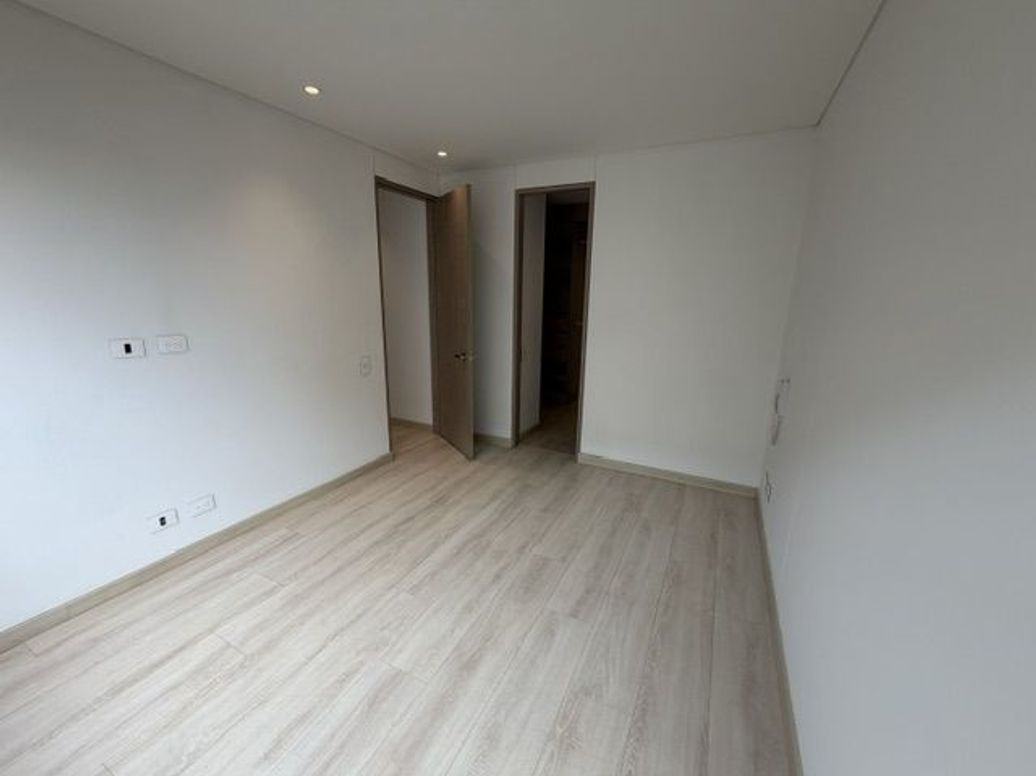 Apartamento de 3 alcobas en venta en Ciudad Salitre Occidental, Bogotá, 96 m² · foto 17 de 20