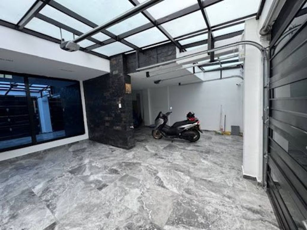 Casa de 3 alcobas en venta en Ciudad Montes, Bogotá, 290 m² · foto 3 de 20