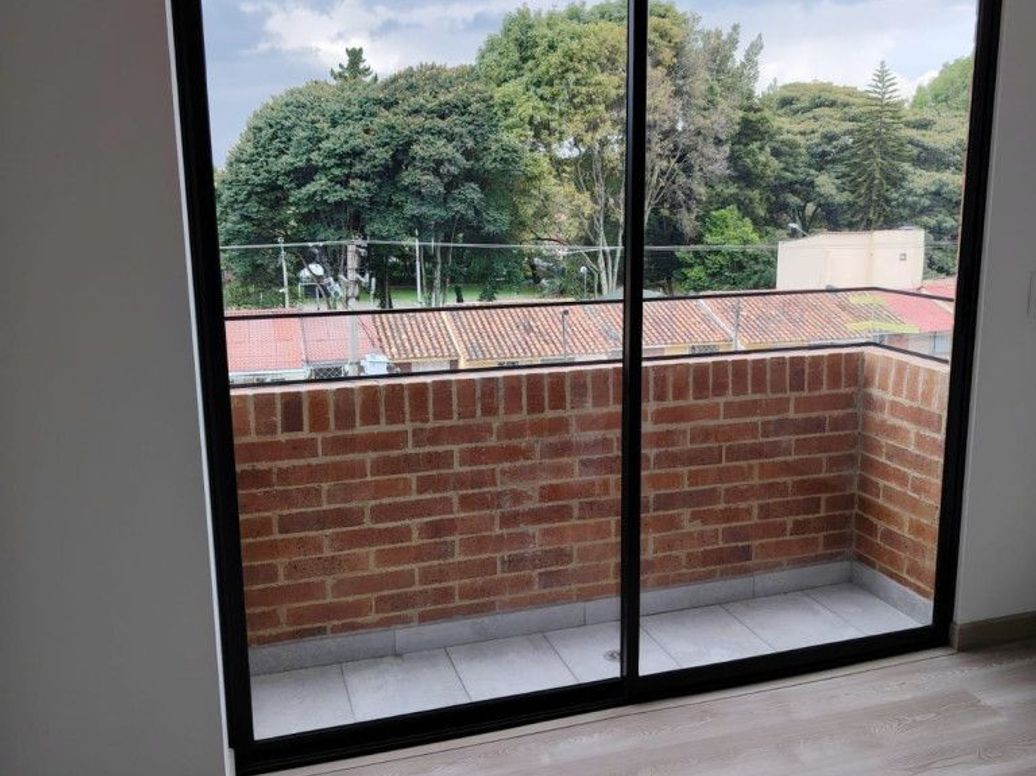 Apartamento de 3 alcobas en venta en Las Nieves, Bogotá, 85 m² · foto 2 de 9
