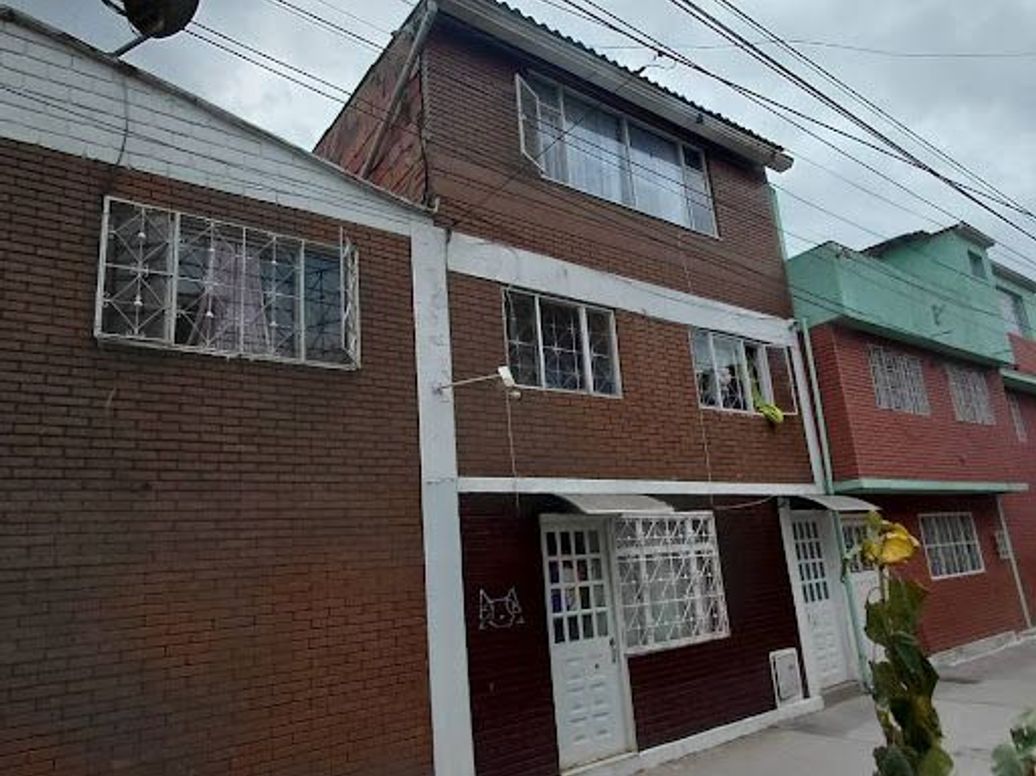Casa de 5 alcobas en venta en Unidad Residencial Ayacucho 2, Bogotá, 170 m² · foto 2 de 20