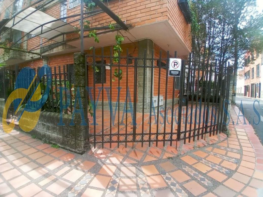 Casa en Arriendo en SANTA TERESITA, La América, Medellín en Santa Teresita