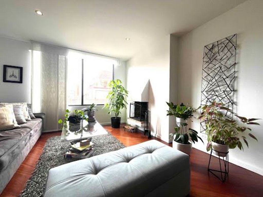 Apartamento de 2 alcobas en arriendo en Santa Barbara Central, Bogotá, 87 m² · foto 3 de 18