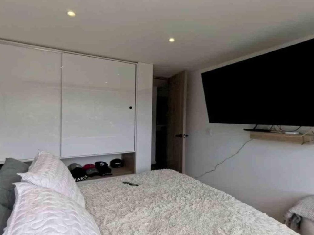 Apartamento de 1 alcoba en venta en La Granja Norte, Bogotá, 35 m² · foto 6 de 20