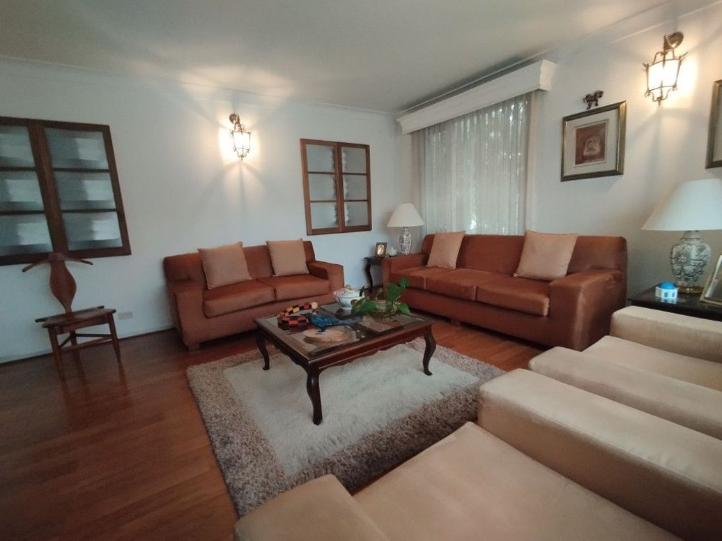 Casa de 4 alcobas en venta en Gerona, Bogotá, 337 m² · foto 3 de 20