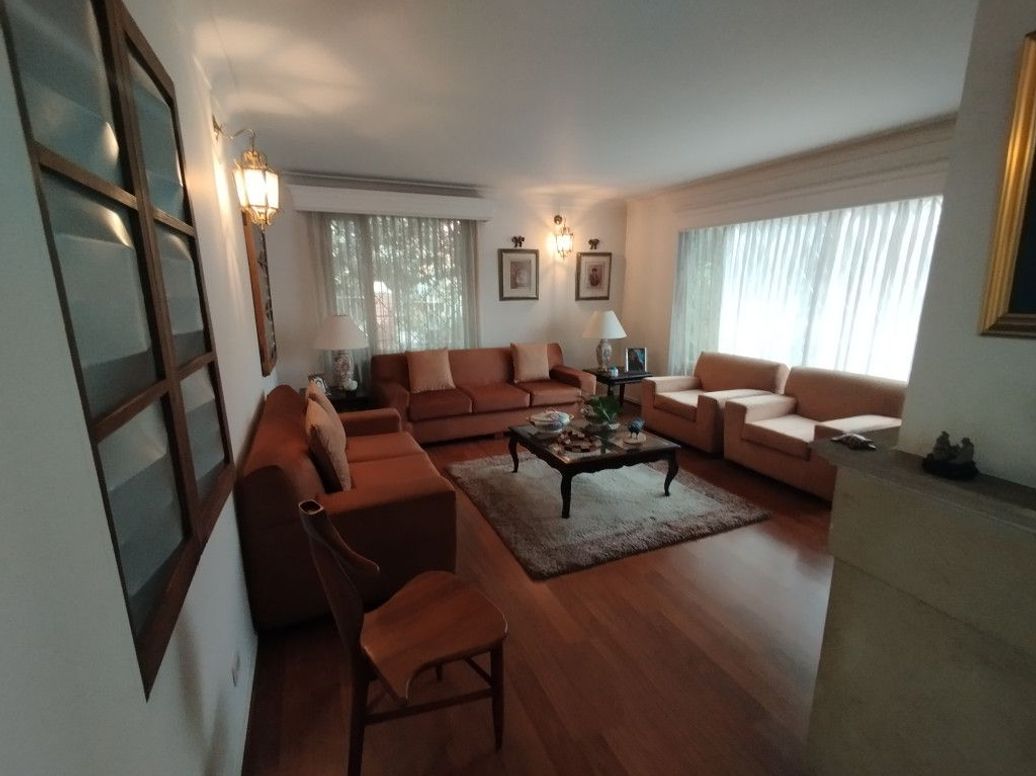 Casa de 4 alcobas en venta en Gerona, Bogotá, 337 m² · foto 4 de 20